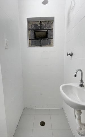 Casa à venda com 151m², 3 quartos e 2 vagas Casa à venda com 151m², 3 quartos e 2 vagasBanheiro 1