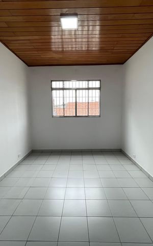 Casa à venda com 151m², 3 quartos e 2 vagas Casa à venda com 151m², 3 quartos e 2 vagasSala