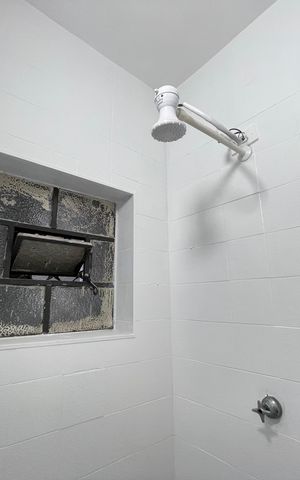 Casa à venda com 151m², 3 quartos e 2 vagas Casa à venda com 151m², 3 quartos e 2 vagasBanheiro 1