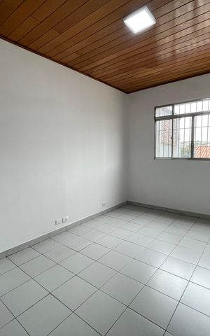 Casa à venda com 151m², 3 quartos e 2 vagas Casa à venda com 151m², 3 quartos e 2 vagasSala