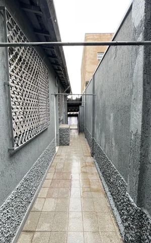 Casa à venda com 151m², 3 quartos e 2 vagas Casa à venda com 151m², 3 quartos e 2 vagasCorredor lateral