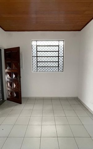 Casa à venda com 151m², 3 quartos e 2 vagas Casa à venda com 151m², 3 quartos e 2 vagasSala