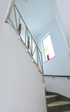 Casa de condomínio à venda com 127m², 3 quartos e 2 vagas Casa de condomínio à venda com 127m², 3 quartos e 2 vagasEscadas