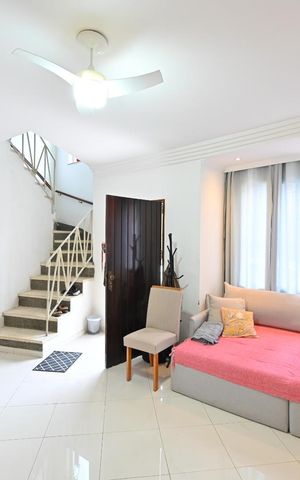 Casa de condomínio à venda com 127m², 3 quartos e 2 vagas Casa de condomínio à venda com 127m², 3 quartos e 2 vagasSala