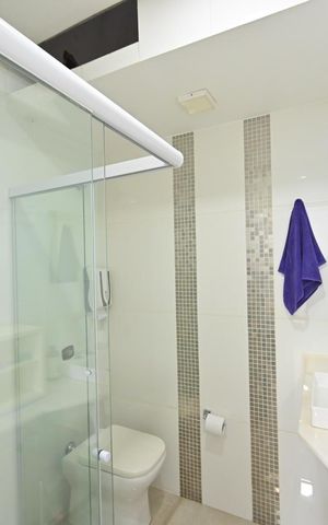 Casa de condomínio à venda com 127m², 3 quartos e 2 vagas Casa de condomínio à venda com 127m², 3 quartos e 2 vagasBanheiro da Suíte