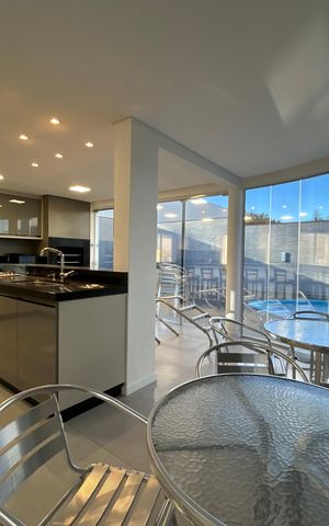 Casa para alugar com 292m², 4 quartos e 4 vagas Casa para alugar com 292m², 4 quartos e 4 vagasCozinha