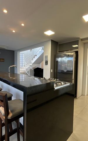 Casa para alugar com 292m², 4 quartos e 4 vagas Casa para alugar com 292m², 4 quartos e 4 vagasCozinha