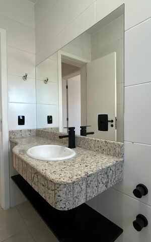 Casa para alugar com 292m², 4 quartos e 4 vagas Casa para alugar com 292m², 4 quartos e 4 vagasBanheiro Social