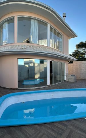 Casa para alugar com 292m², 4 quartos e 4 vagas Casa para alugar com 292m², 4 quartos e 4 vagasÁrea comum - Piscina