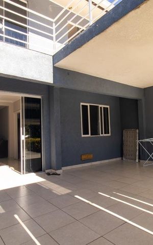 Casa à venda com 148m², 4 quartos e 2 vagas Casa à venda com 148m², 4 quartos e 2 vagasGaragem