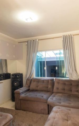 Casa à venda com 148m², 4 quartos e 2 vagas Casa à venda com 148m², 4 quartos e 2 vagasSala