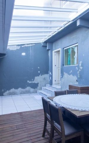 Casa à venda com 148m², 4 quartos e 2 vagas Casa à venda com 148m², 4 quartos e 2 vagasVaranda gourmet