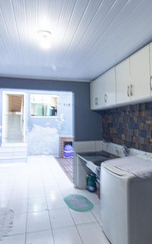 Casa à venda com 148m², 4 quartos e 2 vagas Casa à venda com 148m², 4 quartos e 2 vagasÁrea de Serviço