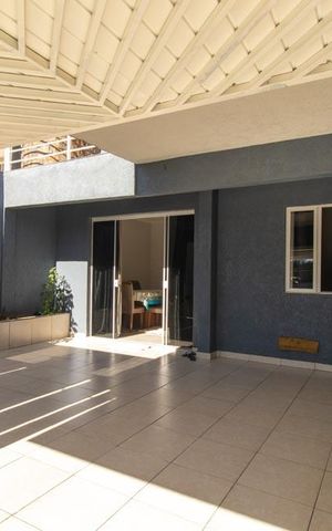 Casa à venda com 148m², 4 quartos e 2 vagas Casa à venda com 148m², 4 quartos e 2 vagasGaragem