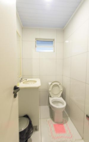 Casa à venda com 148m², 4 quartos e 2 vagas Casa à venda com 148m², 4 quartos e 2 vagasBanheiro de Serviço
