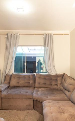 Casa à venda com 148m², 4 quartos e 2 vagas Casa à venda com 148m², 4 quartos e 2 vagasSala