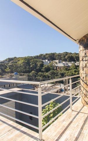 Casa à venda com 148m², 4 quartos e 2 vagas Casa à venda com 148m², 4 quartos e 2 vagasTerraço