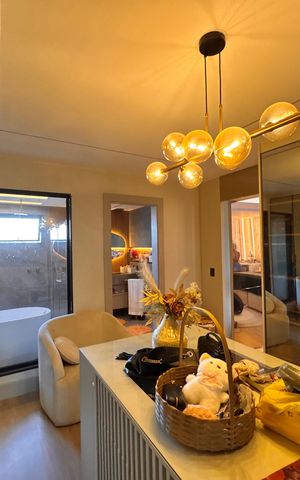 Casa de condomínio à venda com 431m², 4 quartos e 1 vaga Casa de condomínio à venda com 431m², 4 quartos e 1 vagaCloset da Suíte 2