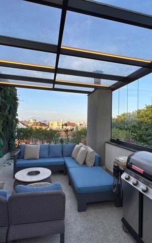 Casa de condomínio à venda com 431m², 4 quartos e 1 vaga Casa de condomínio à venda com 431m², 4 quartos e 1 vagaTerraço