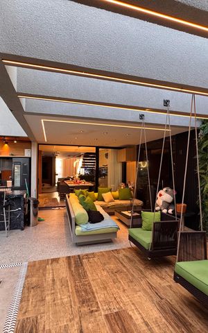 Casa de condomínio à venda com 431m², 4 quartos e 1 vaga Casa de condomínio à venda com 431m², 4 quartos e 1 vagaÁrea externa