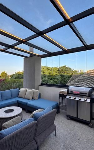 Casa de condomínio à venda com 431m², 4 quartos e 1 vaga Casa de condomínio à venda com 431m², 4 quartos e 1 vagaTerraço