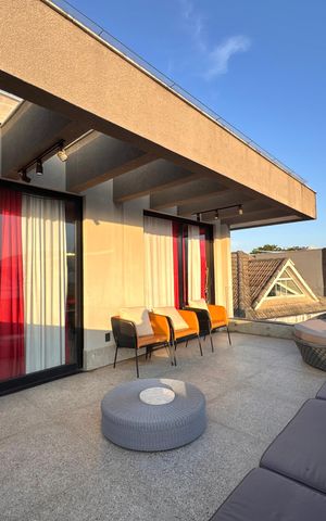 Casa de condomínio à venda com 431m², 4 quartos e 1 vaga Casa de condomínio à venda com 431m², 4 quartos e 1 vagaTerraço