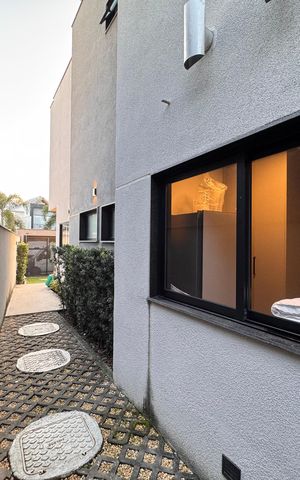 Casa de condomínio à venda com 431m², 4 quartos e 1 vaga Casa de condomínio à venda com 431m², 4 quartos e 1 vagaÁrea externa