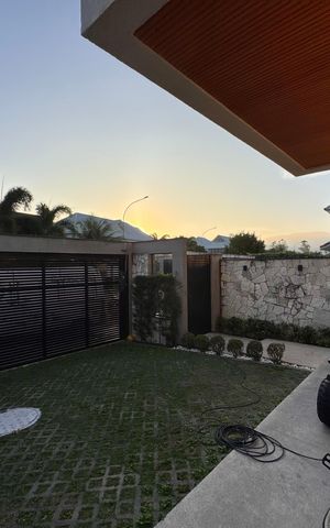 Casa de condomínio à venda com 431m², 4 quartos e 1 vaga Casa de condomínio à venda com 431m², 4 quartos e 1 vagaÁrea externa