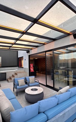 Casa de condomínio à venda com 431m², 4 quartos e 1 vaga Casa de condomínio à venda com 431m², 4 quartos e 1 vagaTerraço