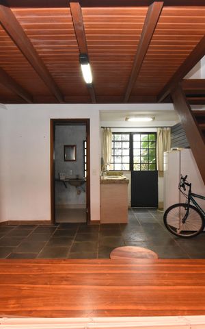 Casa para alugar com 460m², 4 quartos e 5 vagasFlat