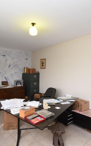 Casa para alugar com 460m², 4 quartos e 5 vagasEscritório