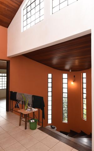 Casa para alugar com 460m², 4 quartos e 5 vagasCorredor/Escadas