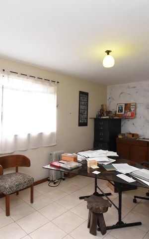 Casa para alugar com 460m², 4 quartos e 5 vagasEscritório
