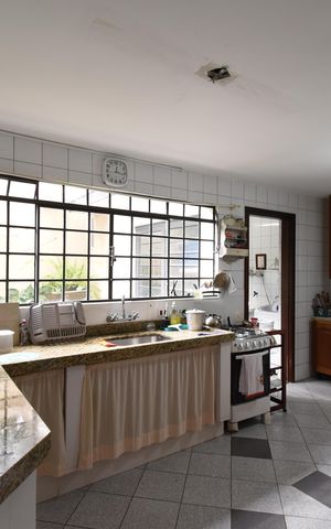Casa para alugar com 460m², 4 quartos e 5 vagasCozinha