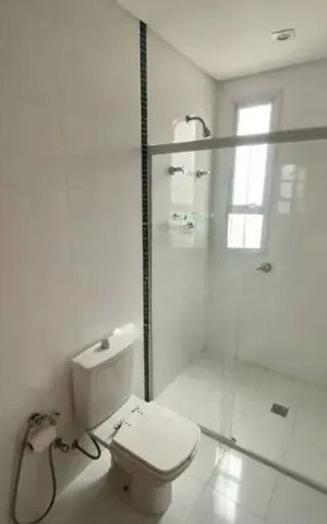 Apartamento para alugar com 190m², 3 quartos e 1 vaga Apartamento para alugar com 190m², 3 quartos e 1 vagaBanheiro da Suíte