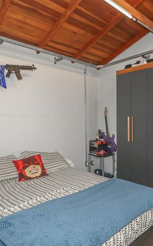Casa à venda com 300m², 4 quartos e 5 vagas Casa à venda com 300m², 4 quartos e 5 vagasQuarto 3