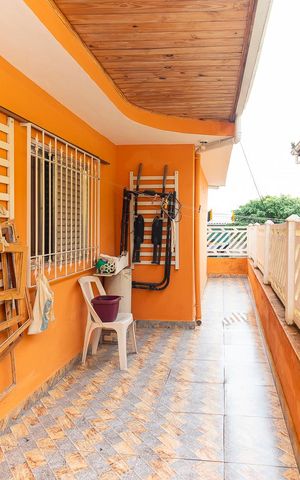 Casa à venda com 150m², 5 quartos e 2 vagasCASA 1 - Área de Serviço