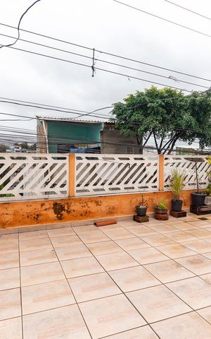 Casa à venda com 150m², 5 quartos e 2 vagasCASA 1 - Varanda da Sala