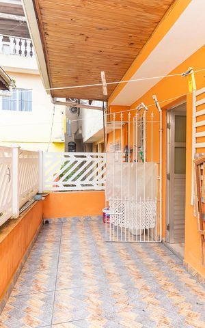 Casa à venda com 150m², 5 quartos e 2 vagasCASA 1 - Área de Serviço