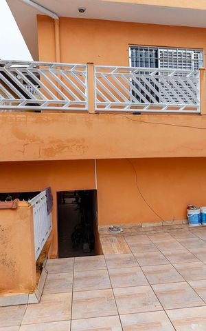 Casa à venda com 150m², 5 quartos e 2 vagasCASA 1 - Varanda da Sala