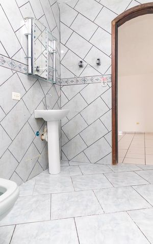 Casa à venda com 150m², 5 quartos e 2 vagasCASA 2 - Banheiro da Suíte