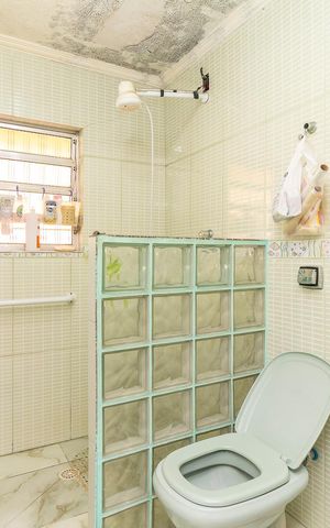 Casa à venda com 150m², 5 quartos e 2 vagasCASA 1 - Banheiro 1