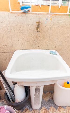 Casa à venda com 150m², 5 quartos e 2 vagasCASA 1 - Área de Serviço