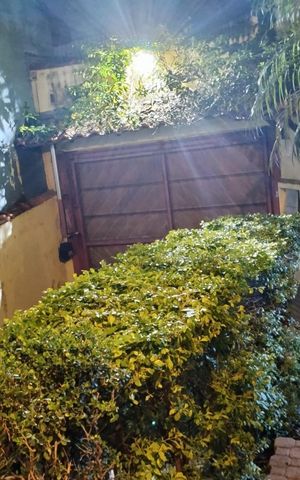 Casa à venda com 250m², 3 quartos e 6 vagas Casa à venda com 250m², 3 quartos e 6 vagasÁrea externa