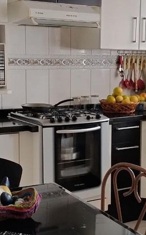 Casa à venda com 250m², 3 quartos e 6 vagas Casa à venda com 250m², 3 quartos e 6 vagasCozinha