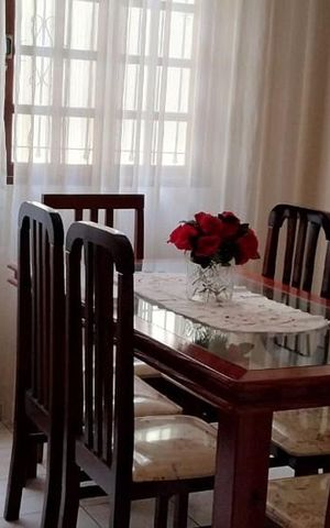 Casa à venda com 250m², 3 quartos e 6 vagas Casa à venda com 250m², 3 quartos e 6 vagasSala