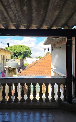 Casa para alugar com 200m², 3 quartos e 2 vagas Casa para alugar com 200m², 3 quartos e 2 vagasVaranda Fundos