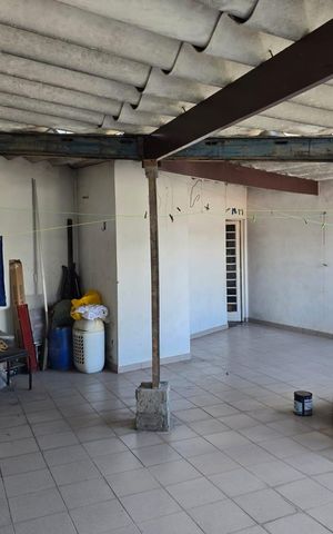 Casa para alugar com 200m², 3 quartos e 2 vagas Casa para alugar com 200m², 3 quartos e 2 vagasVaranda Fundos