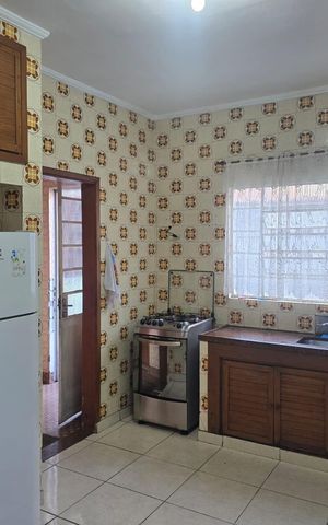 Casa para alugar com 200m², 3 quartos e 2 vagas Casa para alugar com 200m², 3 quartos e 2 vagasCozinha