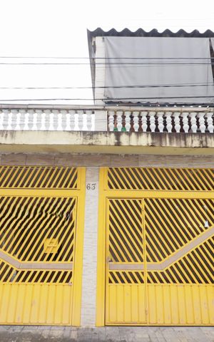 Casa à venda com 261m², 3 quartos e 2 vagasFachada